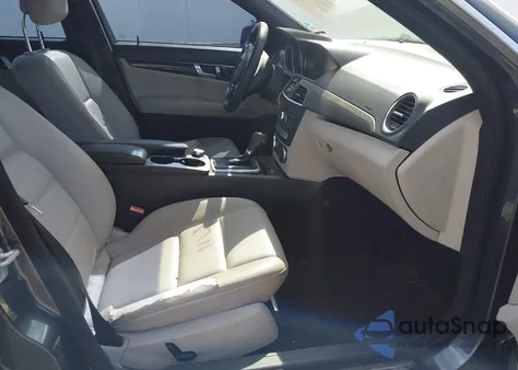 2013 Mercedes-Benz C 350 Sport from USA, damaged, VIN WDDGF5HB3DA758310